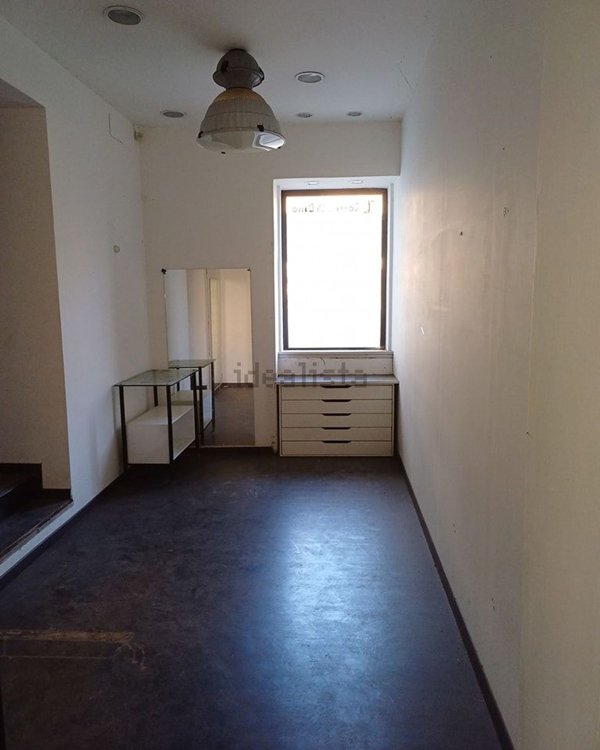 locale commerciale in affitto a Fondi