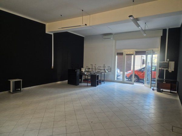 locale commerciale in affitto a Fondi