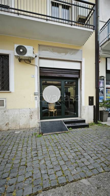 negozio in affitto a Fondi
