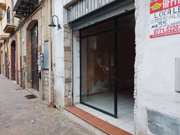 negozio in affitto a Fondi