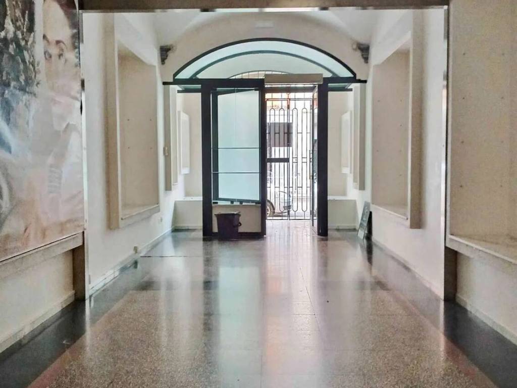 negozio in affitto a Fondi