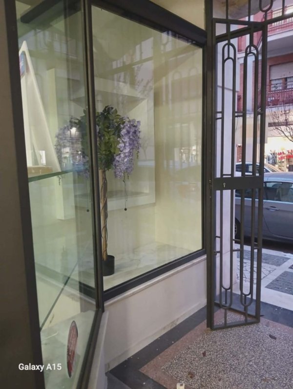 locale commerciale in affitto a Fondi