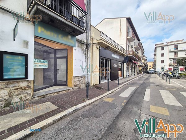 locale commerciale in affitto a Fondi
