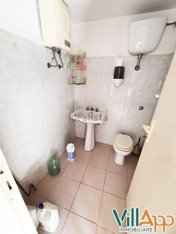 locale commerciale in affitto a Fondi