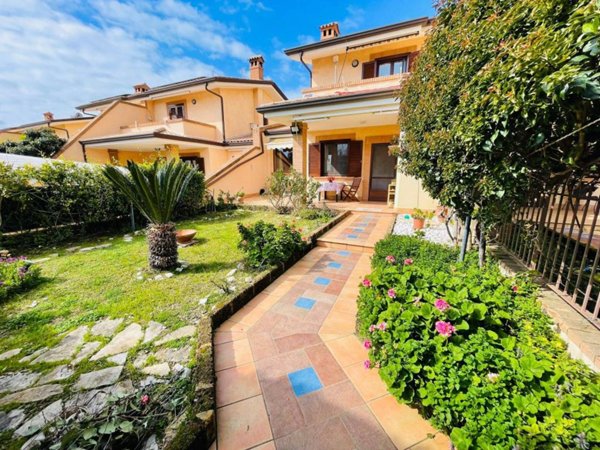 casa indipendente in affitto a Fondi in zona Rene