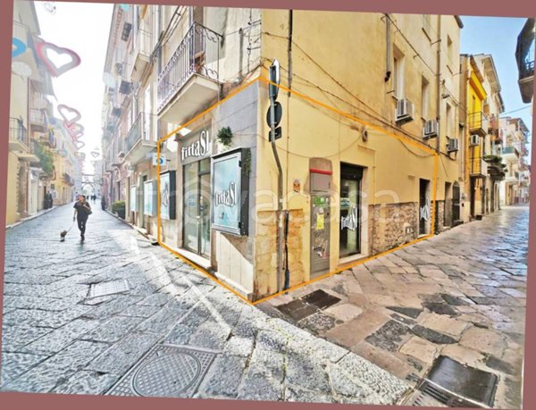 negozio in affitto a Fondi