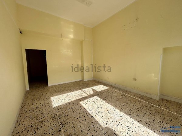 locale commerciale in affitto a Fondi