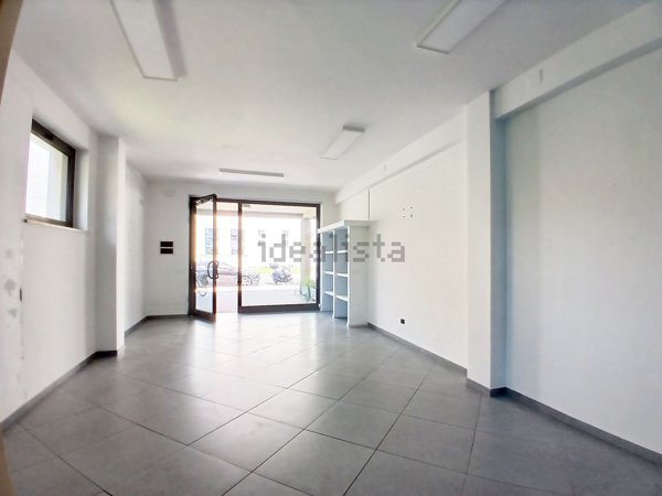 locale commerciale in affitto a Fondi