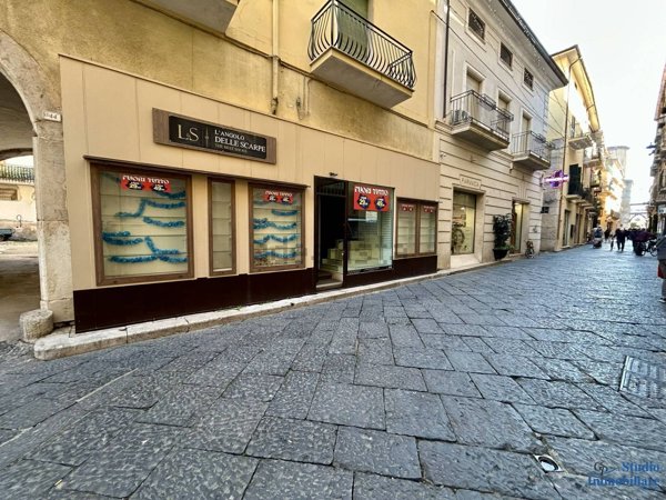 locale commerciale in affitto a Fondi