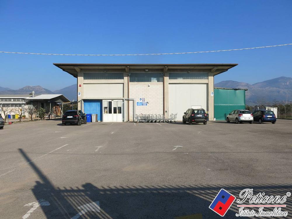 locale commerciale in affitto a Fondi