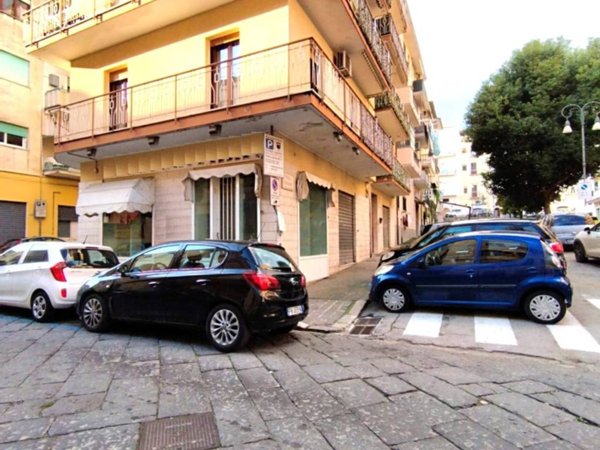 negozio in affitto a Formia