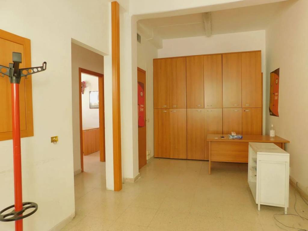 negozio in affitto a Formia