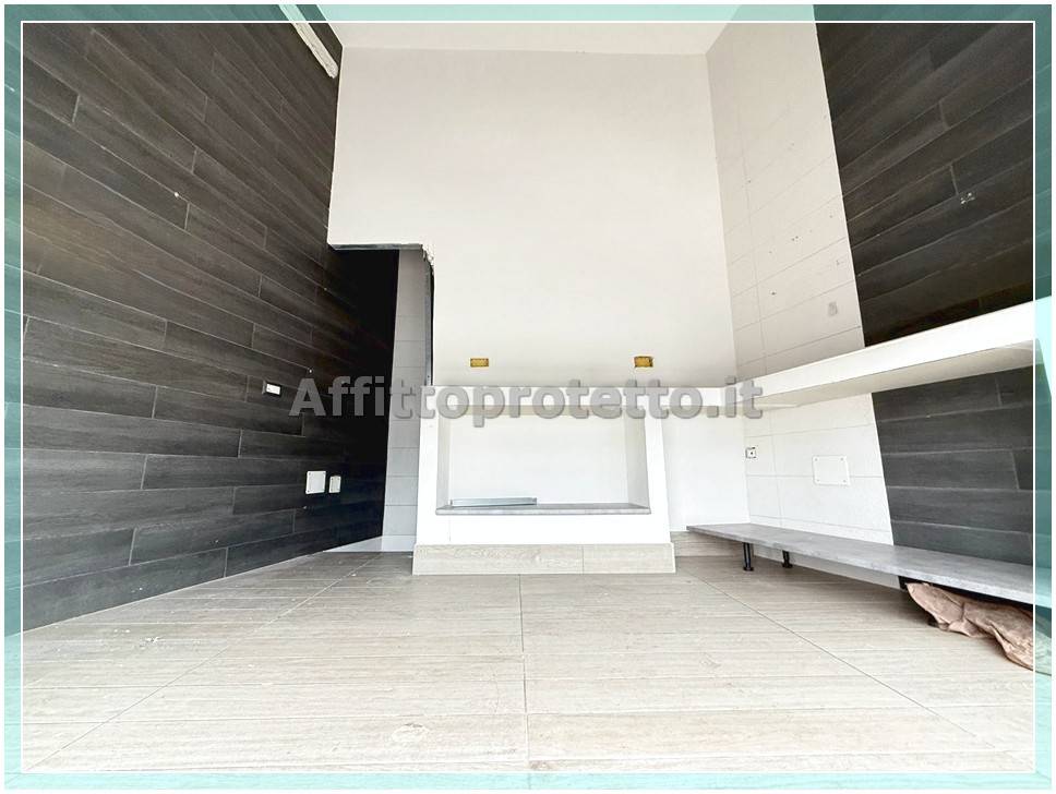 locale commerciale in affitto a Formia