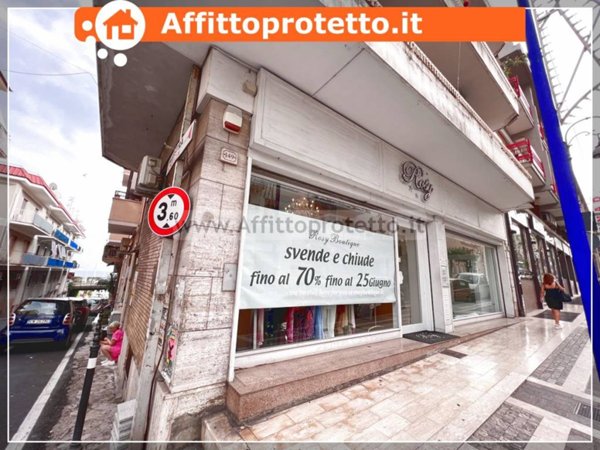 negozio in affitto a Formia