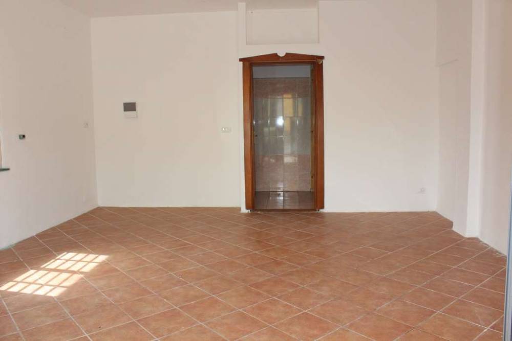 negozio in affitto a Formia