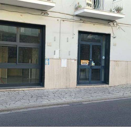 negozio in affitto a Formia