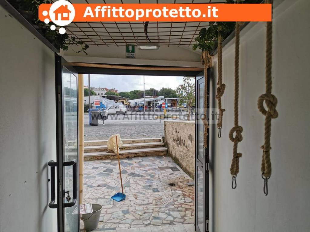 negozio in affitto a Formia