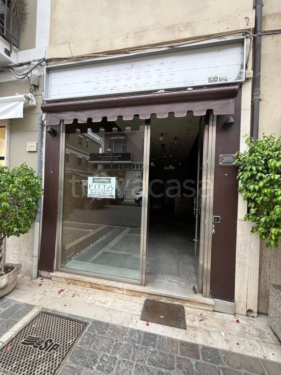 negozio in affitto a Formia