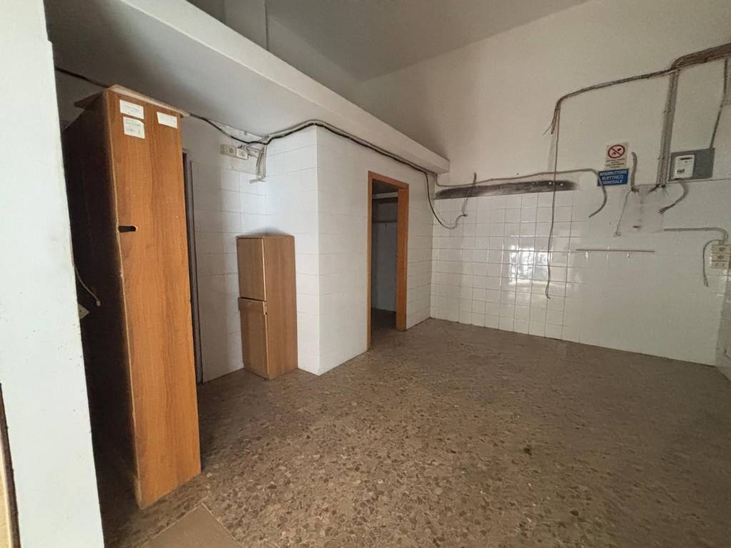 negozio in affitto a Formia