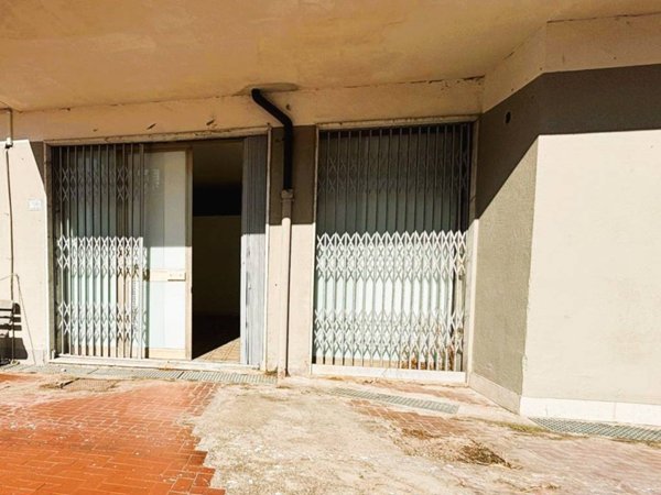 negozio in affitto a Formia