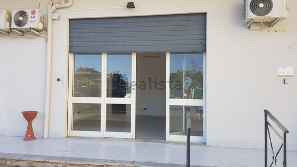 locale commerciale in affitto a Formia
