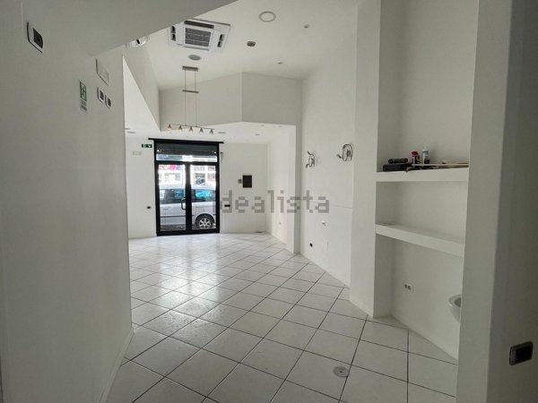 locale commerciale in affitto a Formia