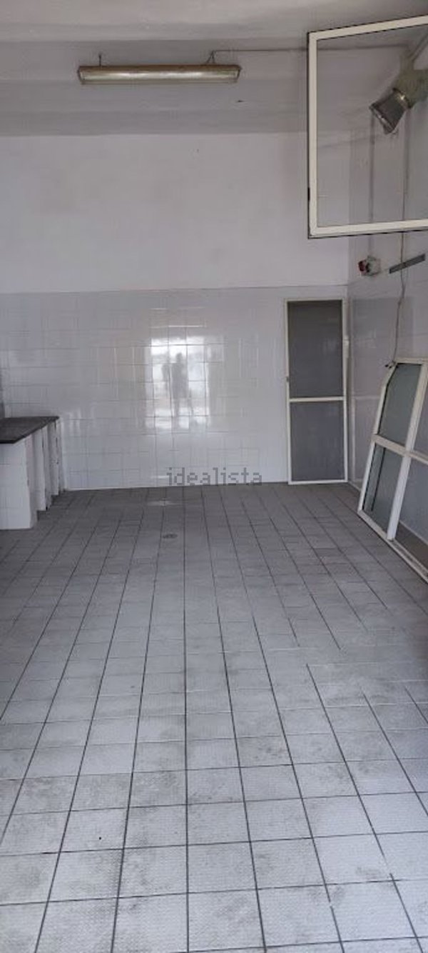 locale commerciale in affitto a Formia