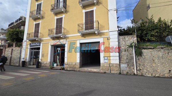 locale commerciale in affitto a Formia