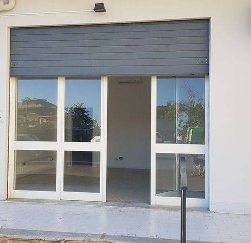negozio in affitto a Formia