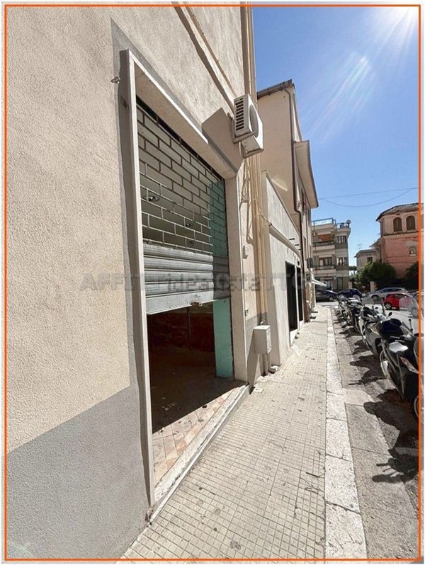 locale commerciale in affitto a Formia