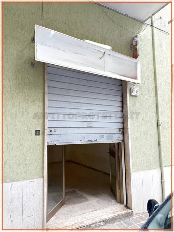 negozio in affitto a Formia
