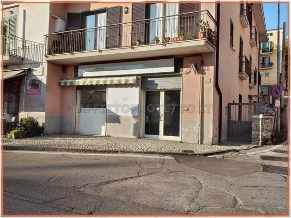 negozio in affitto a Formia