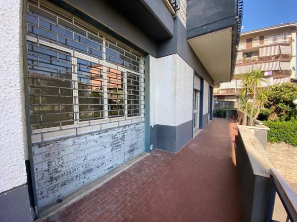 negozio in affitto a Formia