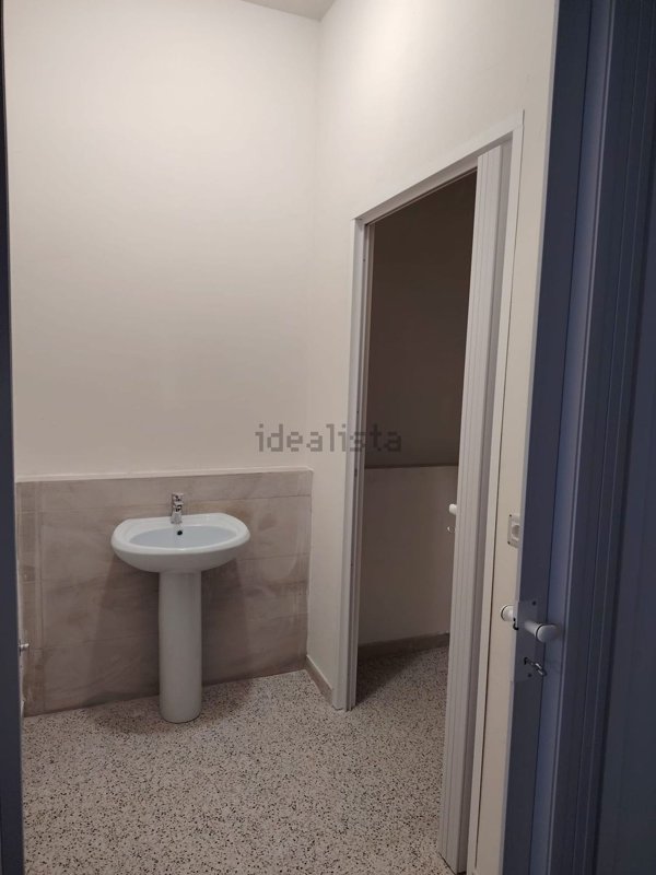 locale commerciale in affitto a Formia in zona Penitro