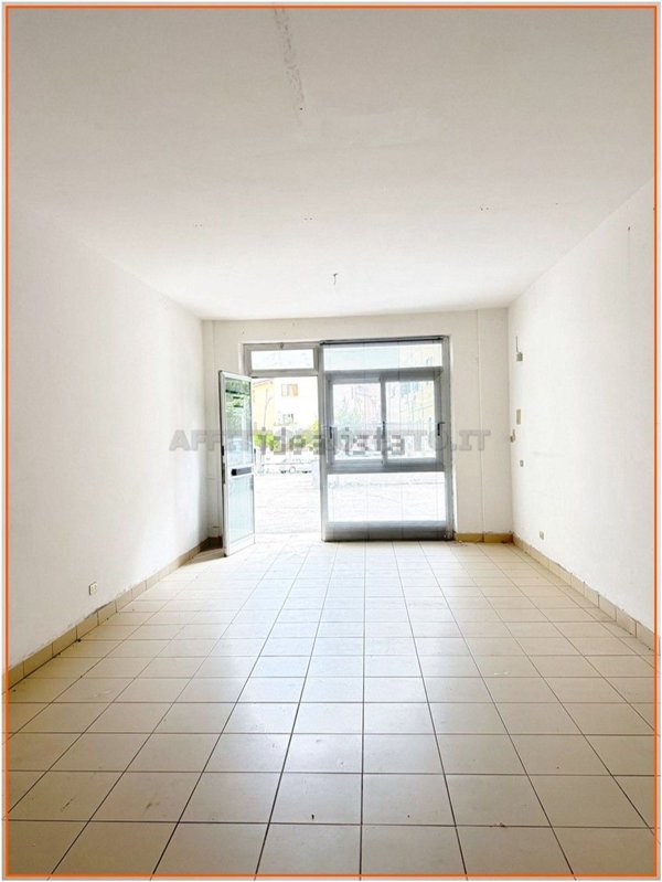 locale di sgombero in affitto a Formia
