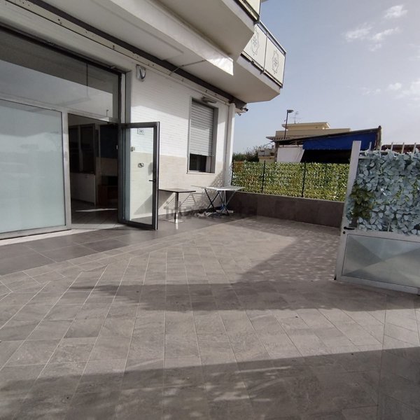 locale commerciale in affitto a Formia in zona Acquatraversa