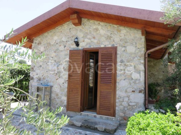 casa indipendente in affitto a Formia in zona Penitro