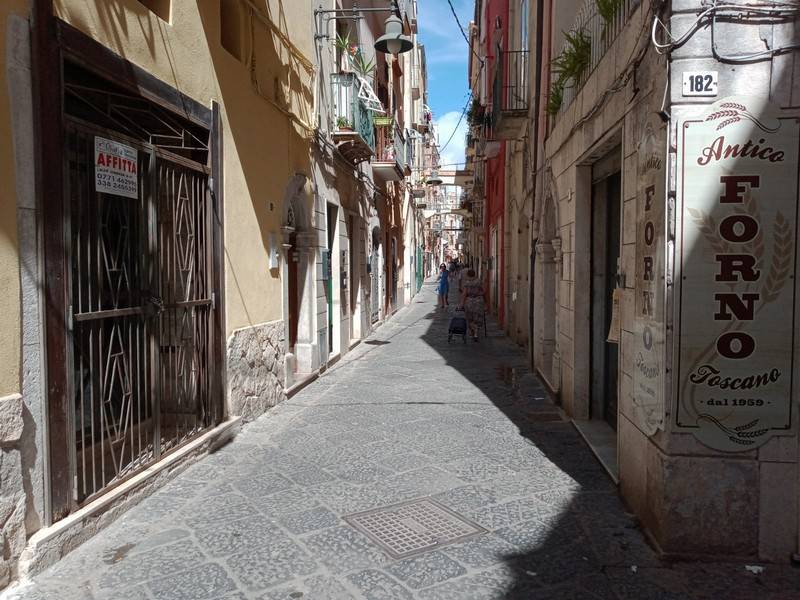 negozio in affitto a Gaeta