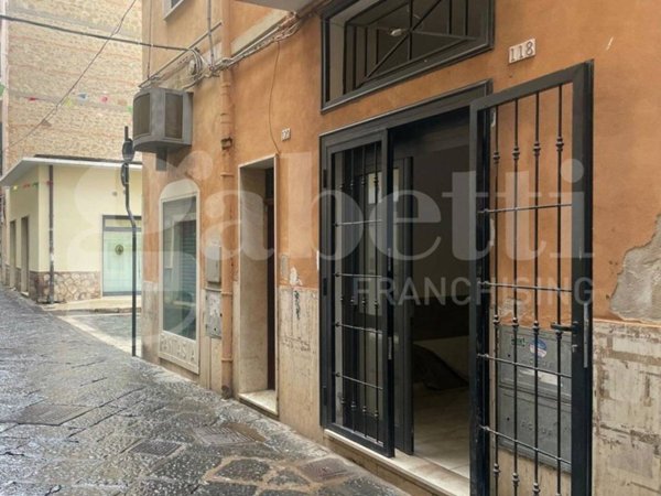 negozio in affitto a Gaeta