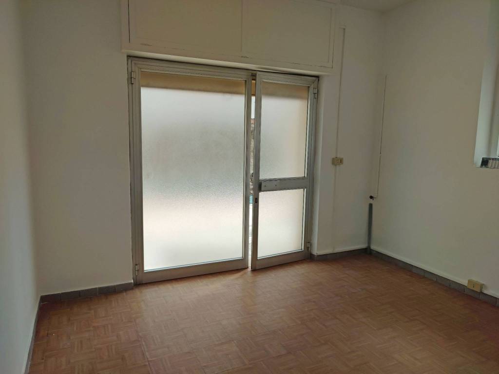 negozio in affitto a Gaeta