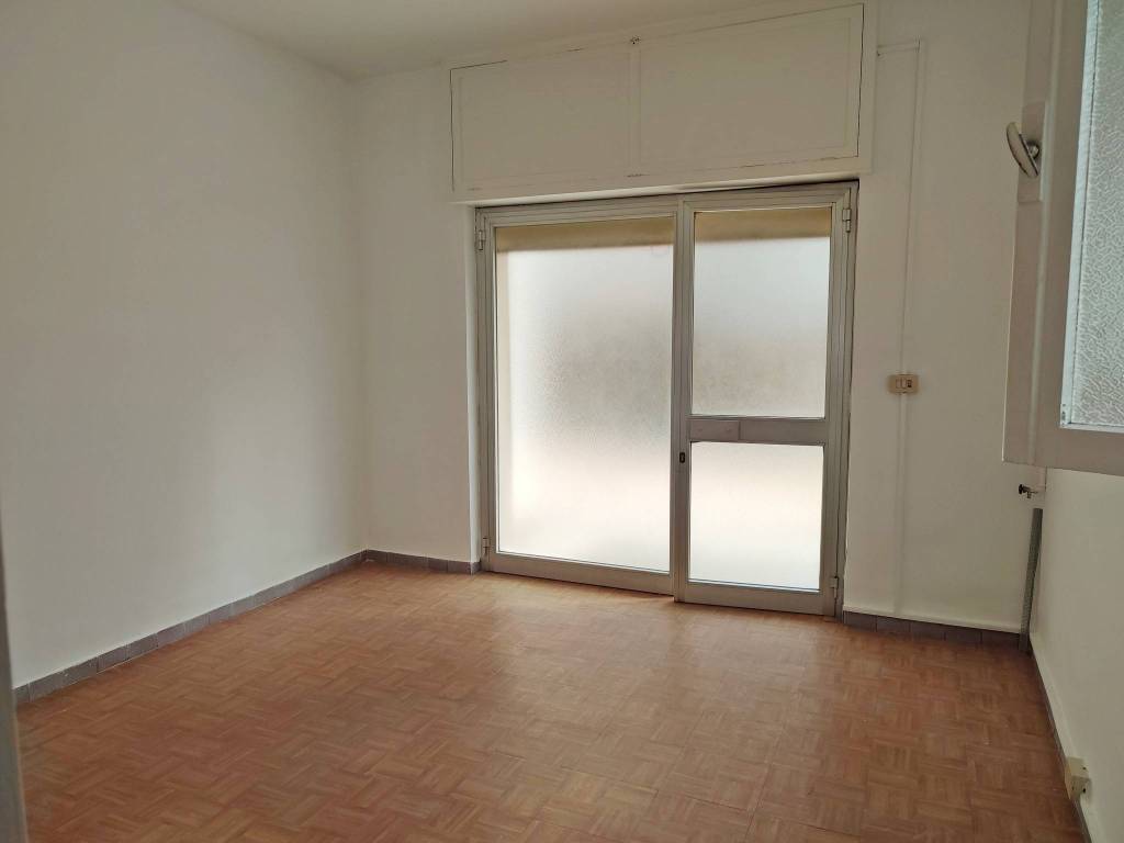 negozio in affitto a Gaeta