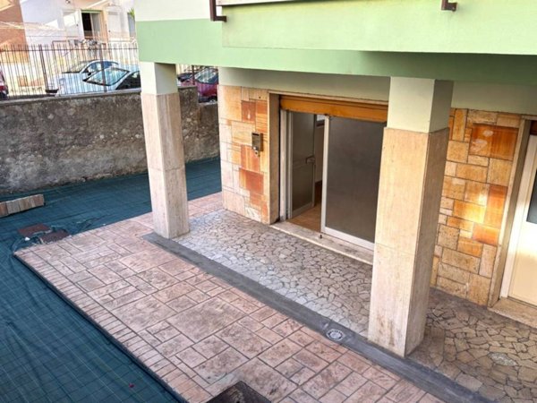 negozio in affitto a Gaeta