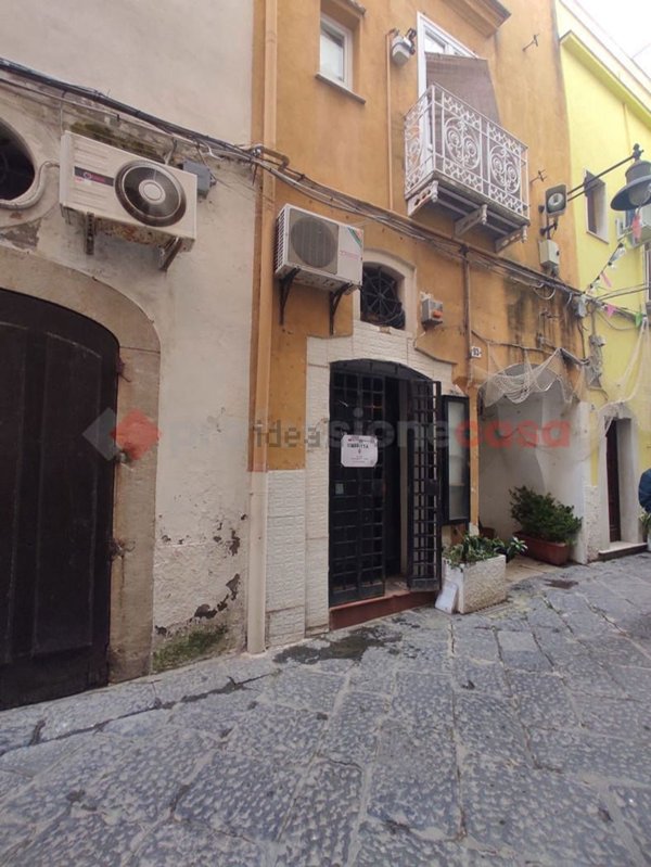 locale commerciale in affitto a Gaeta