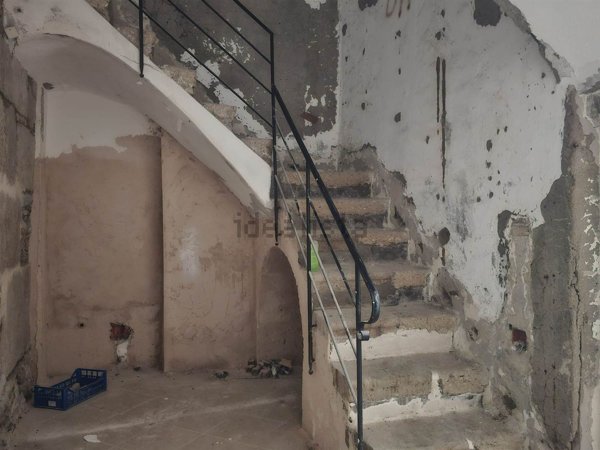 locale commerciale in affitto a Gaeta