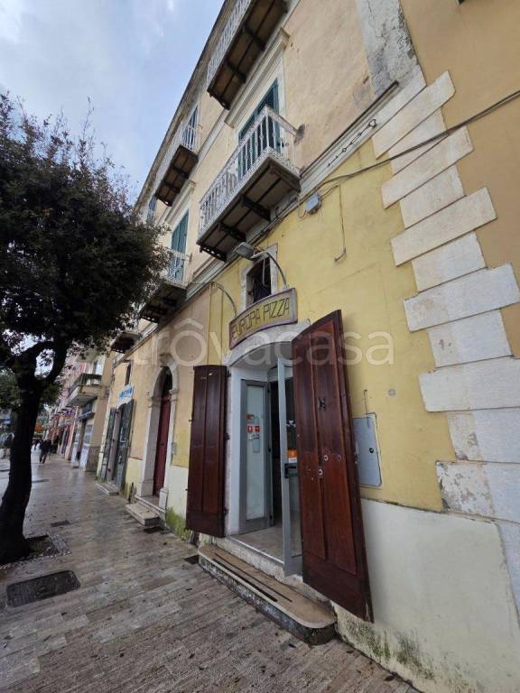 negozio in affitto a Gaeta