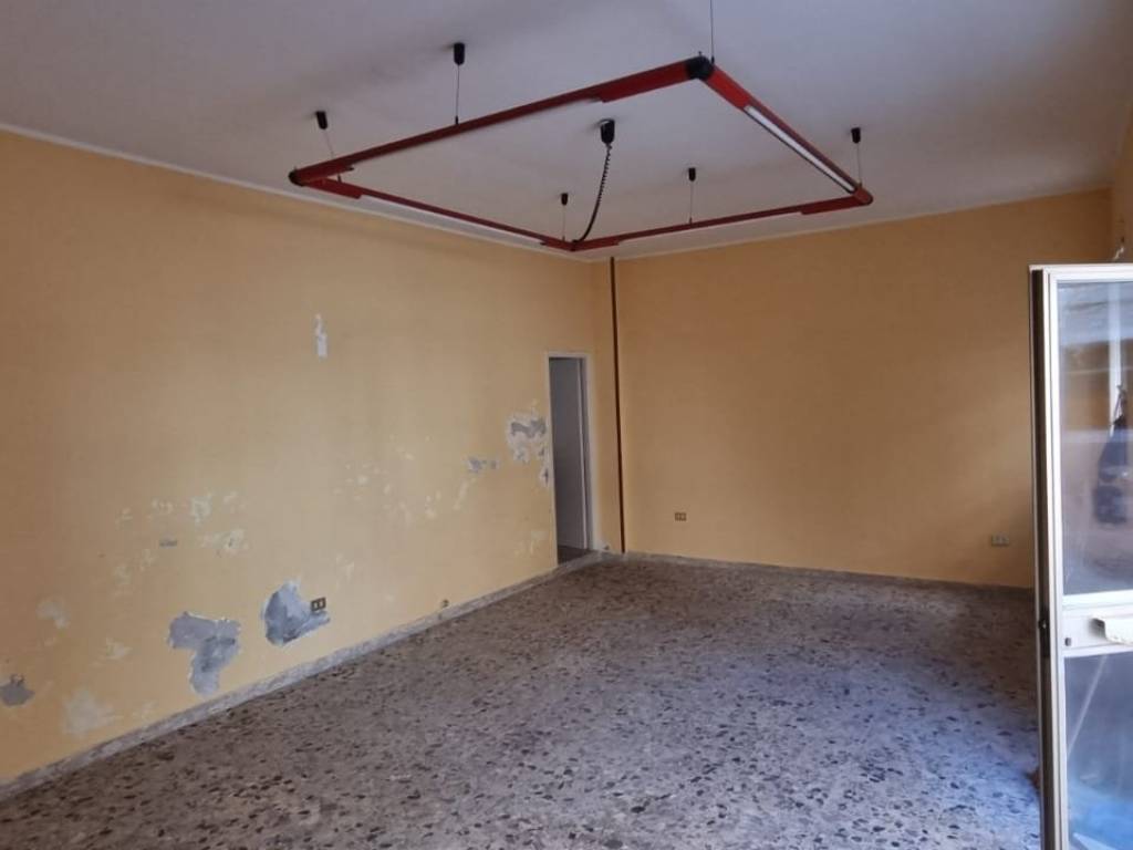 negozio in affitto a Gaeta