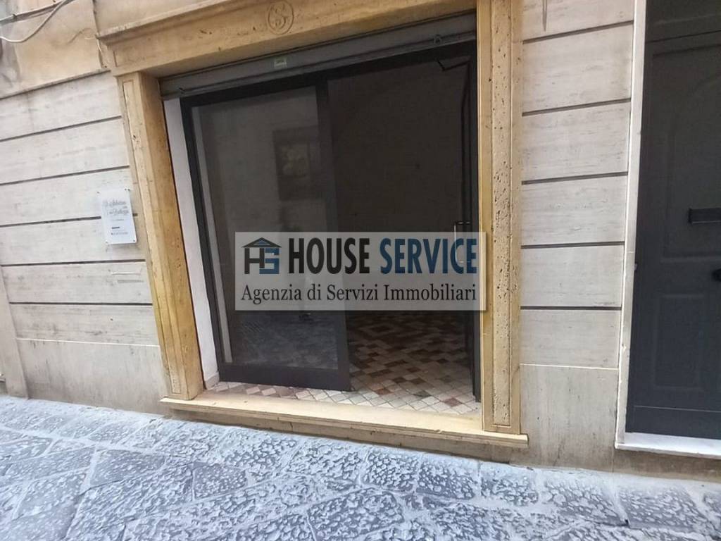 negozio in affitto a Gaeta