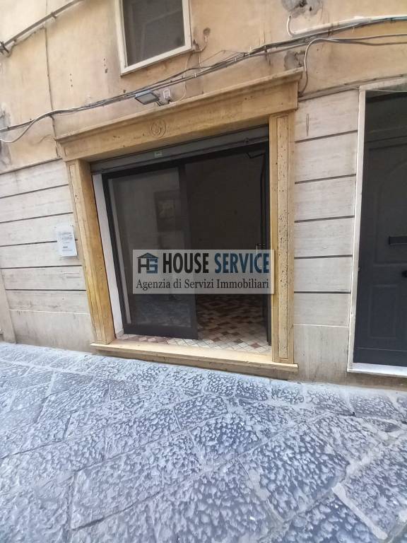 negozio in affitto a Gaeta