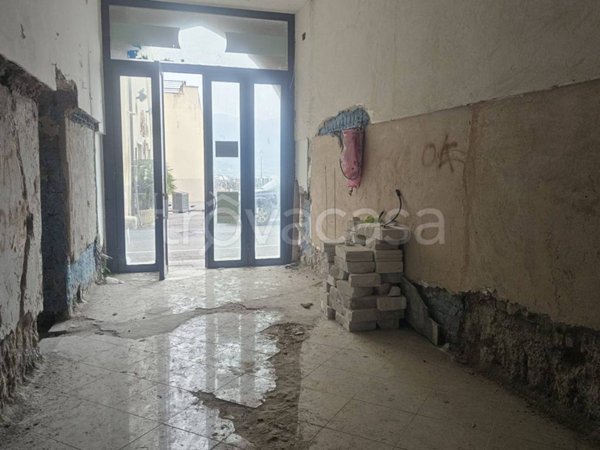 negozio in affitto a Gaeta