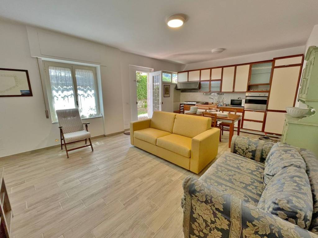 appartamento in affitto a Gaeta in zona Serapo